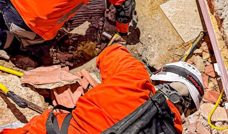 MISIÓN HUMANITARIA SALVADOREÑA HA RESCATADO A SIETE PERSONAS CON VIDA EN VENEZUELA