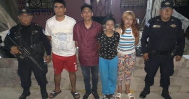 CAPTURAN A CUATRO PERSONAS POR PRESUNTO TRÁFICO ILÍCITO TRAS ALLANAMIENTO EN VILLA LOURDES