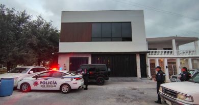 ENCAPUCHADOS IRRUMPEN EN LA CASA DE KARELY RUIZ DURANTE ROBO EN NUEVO LEÓN,MÉXICO