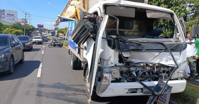CAMIÓN DE CARGA IMPACTA CONTRA UNA VIVIENDA EN SAN SALVADOR Y DEJA DOS PERSONAS LESIONADAS