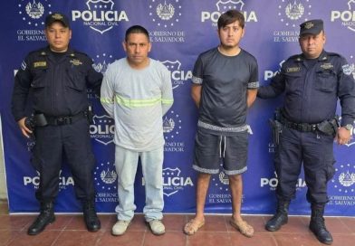CAPTURAN A DOS HOMBRES ACUSADOS DE EXTORSIONAR A UNA MUJER EN LA LIBERTAD COSTA