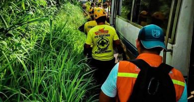 CUATRO PERSONAS RESULTAN LESIONADAS EN ACCIDENTE ENTRE UNA COASTER DE LA RUTA 140 Y UN SEDÁN EN ILOPANGO