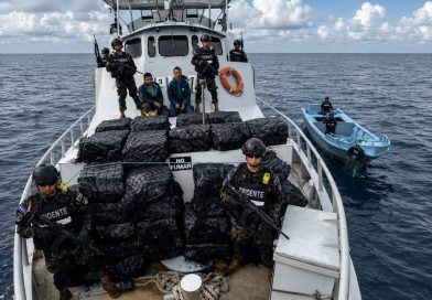 MARINA DE EL SALVADOR INCAUTA 1.36 TONELADAS DE COCAÍNA VALORADAS EN $34 MILLONES