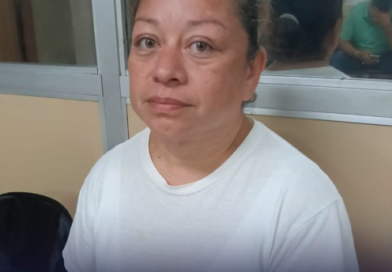 DECRETAN INSTRUCCIÓN FORMAL CONTRA MUJER ACUSADA DE APROPIARSE DE MÁS DE $150,000 DE UN PROYECTO HABITACIONAL EN SANTA ANA