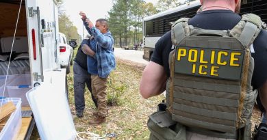 ICE ACELERA LOS OPERATIVOS Y JULIO PODRÍA CONVERTIRSE EN EL MES CON MÁS DETENCIONES DE INMIGRANTES