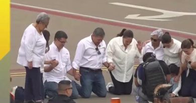 JUAN ORLANDO HERNÁNDEZ SE REENCUENTRA CON SU FAMILIA TRAS ARRIBAR A HONDURAS