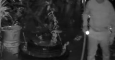 HOMBRE ES CAPTADO MIENTRAS PRESUNTAMENTE HURTABA UN CILINDRO DE GAS EN ATIQUIZAYA