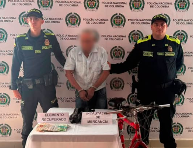EN COLOMBIA UN ABUELO DE 91 AÑOS HABRÍA ASALTADO A UN JOVEN Y HUYÓ EN BICICLETA CON CASI 3 MILLONES DE PESOS