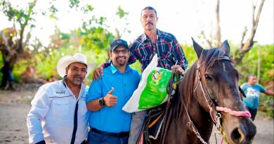 SANTA ANA CENTRO FORTALECE SUS TRADICIONES CON CARRERA DE CINTAS EN EL CANTÓN SANTA ADELA