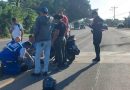 MOTOCICLISTA RESULTA LESIONADA TRAS DERRAPAR POR ACEITE DERRAMADO EN CALLE DE CHALCHUAPA