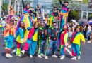 MILES DE PERSONAS DISFRUTAN DEL TRADICIONAL DESFILE DEL COMERCIO EN SAN SALVADOR