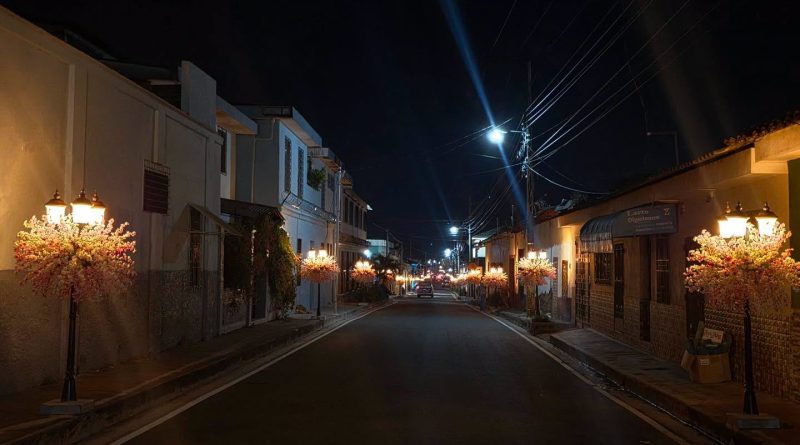 ALCALDE DE SANTA ANA OESTE ANUNCIA QUE LA AVENIDA MONSEÑOR ÓSCAR ARNULFO ROMERO SERÁ RENOMBRADA COMO «AVENIDA LOS FAROLITOS» EN CHALCHUAPA
