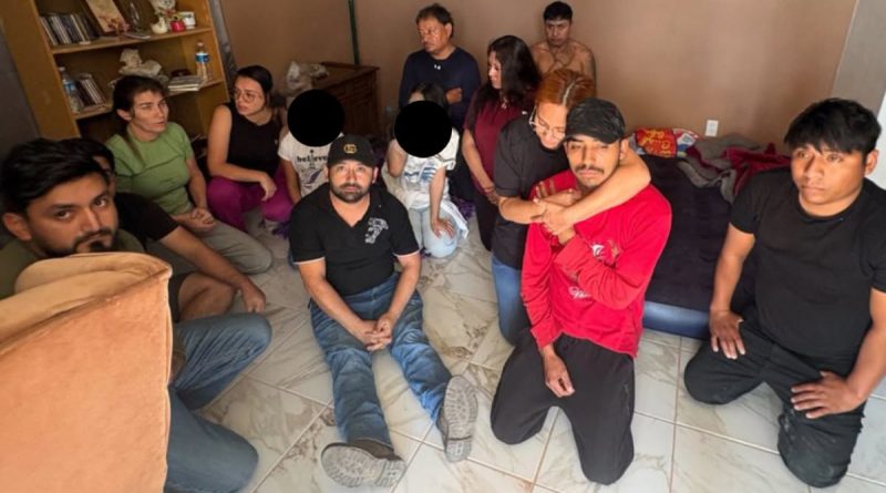 DESCUBREN A 17 INMIGRANTES EN UNA VIVIENDA DE TEXAS DURANTE OPERATIVO DE ICE