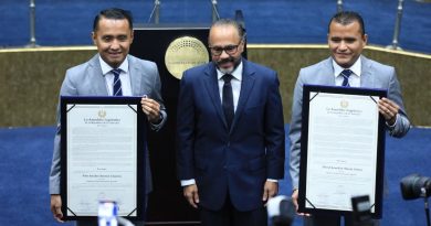 ASAMBLEA LEGISLATIVA RECONOCE A LOS ÁRBITROS IVÁN BARTON Y DAVID MORÁN POR SU TRAYECTORIA