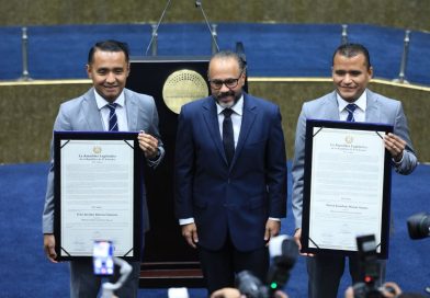 ASAMBLEA LEGISLATIVA RECONOCE A LOS ÁRBITROS IVÁN BARTON Y DAVID MORÁN POR SU TRAYECTORIA