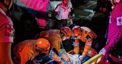 RESCATAN A PERSONA QUE CAYÓ A UNA QUEBRADA EN MEJICANOS