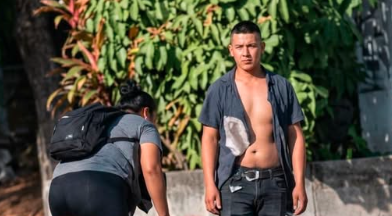 HOMBRE AGREDE A PUÑETAZOS A UNA MUJER EN LA COLONIA PANAMERICANA DE SAN MIGUEL