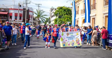 PEQUEÑOS PATRIOTAS DE SANTA ANA CENTRO CELEBRAN LA INDEPENDENCIA CON DESFILE