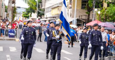 SANTA ANA CENTRO VIBRÓ CON ORGULLO Y PATRIOTISMO EN EL DESFILE DEL 15 DE SEPTIEMBRE