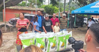 ALCALDÍA DE SANTA ANA CENTRO ENTREGA ABONO A AGRICULTORES DE EL RANCHADOR