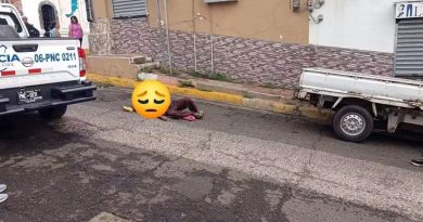HOMBRE FALLECE TRAS CAER AL SUELO EN EL CENTRO DE IZALCO,SONSONATE