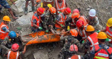 RESCATARON CON VIDA A DOS TRABAJADORES TRAS NUEVE DÍAS ATRAPADOS EN UN TÚNEL DE NEPAL