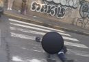 AGENTE DE TRÁNSITO DE LA PNC RESULTA ATROPELLADO EN EL CENTRO DE SAN SALVADOR