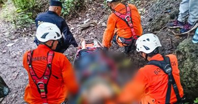 EN SANTA ANA BOMBEROS RESCATAN Y EVACÚAN A PERSONA QUE SUFRIÓ UNA DESCOMPENSACIÓN EN EL CERRO TECANA
