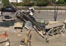 GRÚA DE CONSTRUCCIÓN SE DESPLOMA Y ALCANZA VEHÍCULOS EN BRICKELL, MIAMI