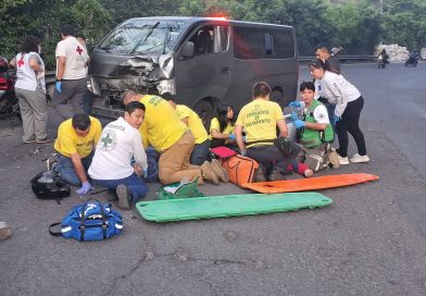 MOTOCICLISTA FALLECE TRAS ACCIDENTE DE TRÁNSITO EN CALLE AGUA CALIENTE, SOYAPANGO