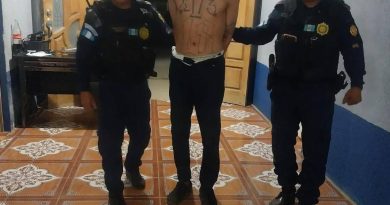 GUATEMALA EXPULSA Y ENTREGA A EL SALVADOR A HOMBRE SEÑALADO COMO MIEMBRO DE LA PANDILLA 18