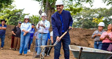 ALCALDÍA DE SANTA ANA CENTRO COLOCA PRIMERA PIEDRA PARA CONSTRUCCIÓN DEL POLIDEPORTIVO PLANES DE LA LAGUNA KUAT-TEPEC