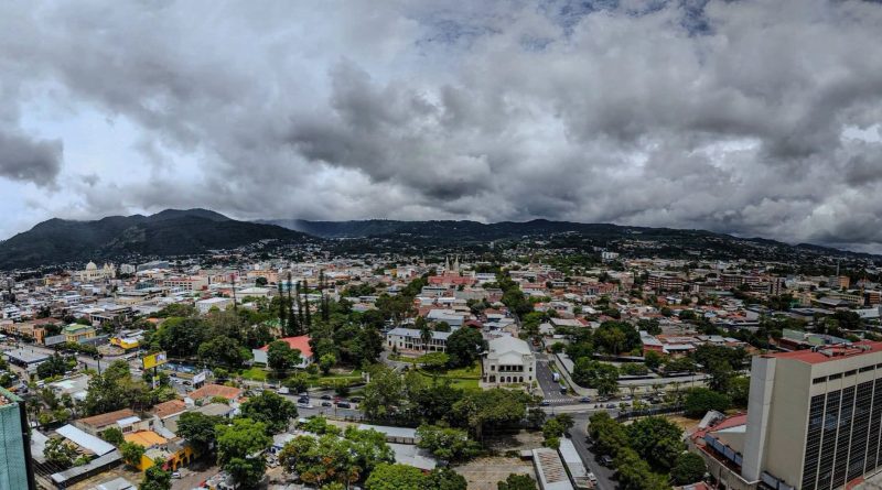 MARN PREVÉ LLUVIAS Y TORMENTAS EN DISTINTAS ZONAS DE EL SALVADOR ESTE LUNES