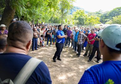 ALCALDÍA DE SANTA ANA CENTRO ENTREGA 600 SACOS DE ABONO A PRODUCTORES DE LOS APOYOS