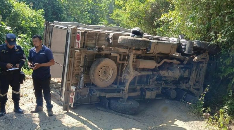 NUEVE PERSONAS, ENTRE ELLAS CUATRO ESTUDIANTES, RESULTAN LESIONADAS EN VUELCO DE CAMIÓN EN PANCHIMALCO