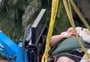 HOMBRE DE 270 KILOS ES EVACUADO DE UN APARTAMENTO CON AYUDA DE UNA GRÚA EN FLORIDA