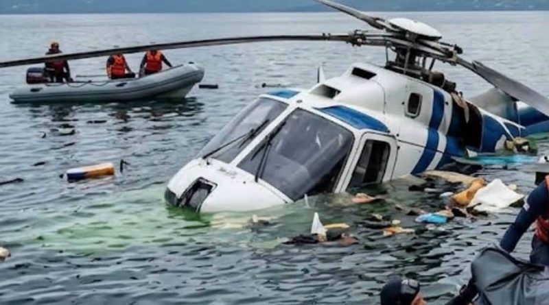 HELICÓPTERO CAE EN LAS AGUAS DEL LAGO DE ATITLÁN EN PANAJACHEL
