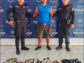 VECINOS RETIENEN A HOMBRE SEÑALADO DE HURTO EN UNA VIVIENDA DE SAN MIGUEL