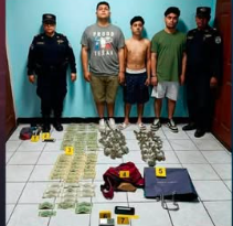 CAPTURAN A TRES HOMBRES CON PORCIONES DE MARIHUANA EN CUSCATLÁN SUR