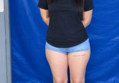 CAPTURA DE MUJER POR PRESUNTA POSESIÓN DE DROGA GENERA COMENTARIOS EN REDES SOCIALES