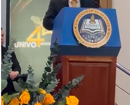 INGENIERO RAÚL SALAZAR, RECIBE DISTINCIÓN POR SU LIDERAZGO EMPRESARIAL.