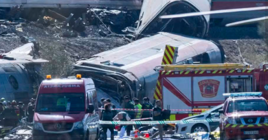 CHOQUE ENTRE DOS TRENES DE ALTA VELOCIDAD DEJA DECENAS DE FALLECIDOS Y HERIDOS EN ESPAÑA