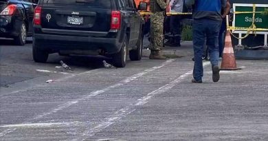 ADULTA MAYOR QUE VENDÍA PLÁTANOS FALLECE TRAS EMERGENCIA DE SALUD EN EL CENTRO DE SANTA ANA