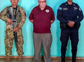 CAPTURAN A HOMBRE SEÑALADO DE AMENAZAR CON UN CORVO A VARIAS PERSONAS EN SENSUNTEPEQUE