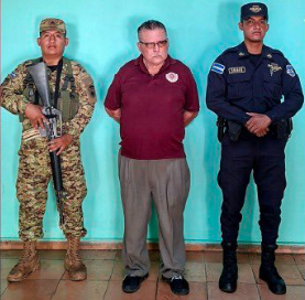 CAPTURAN A HOMBRE SEÑALADO DE AMENAZAR CON UN CORVO A VARIAS PERSONAS EN SENSUNTEPEQUE